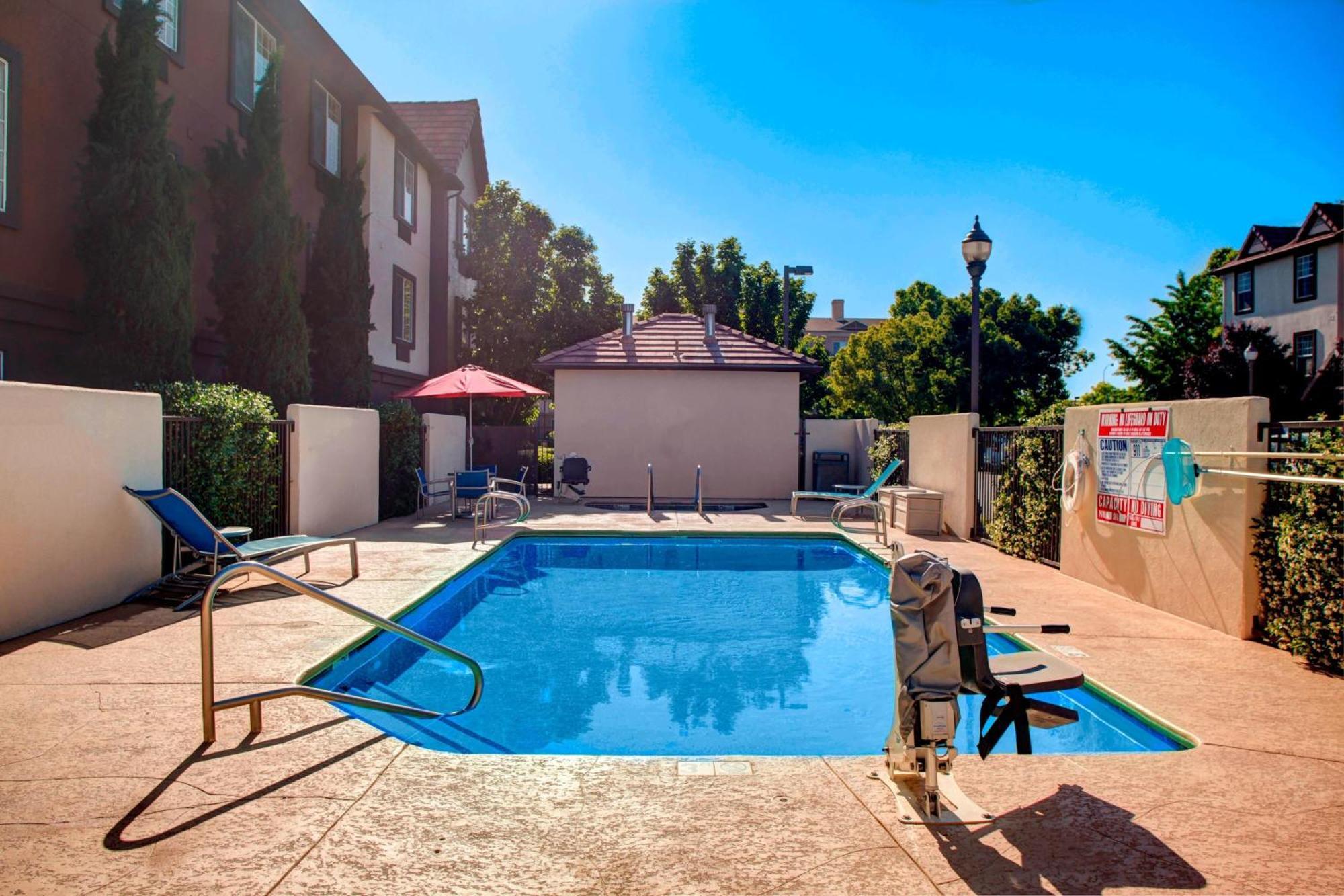 Towneplace Suites Fresno Esterno foto