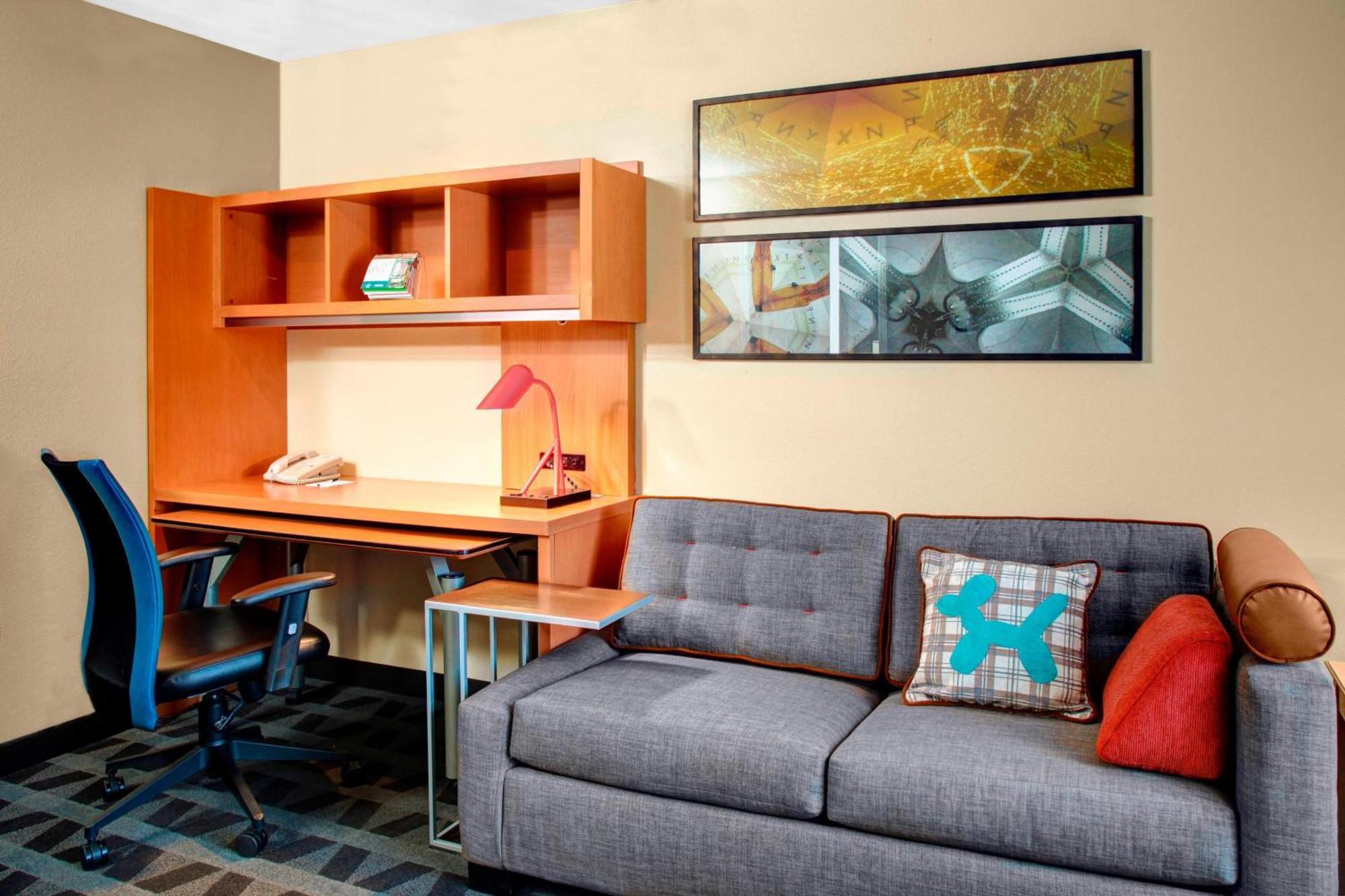 Towneplace Suites Fresno Esterno foto